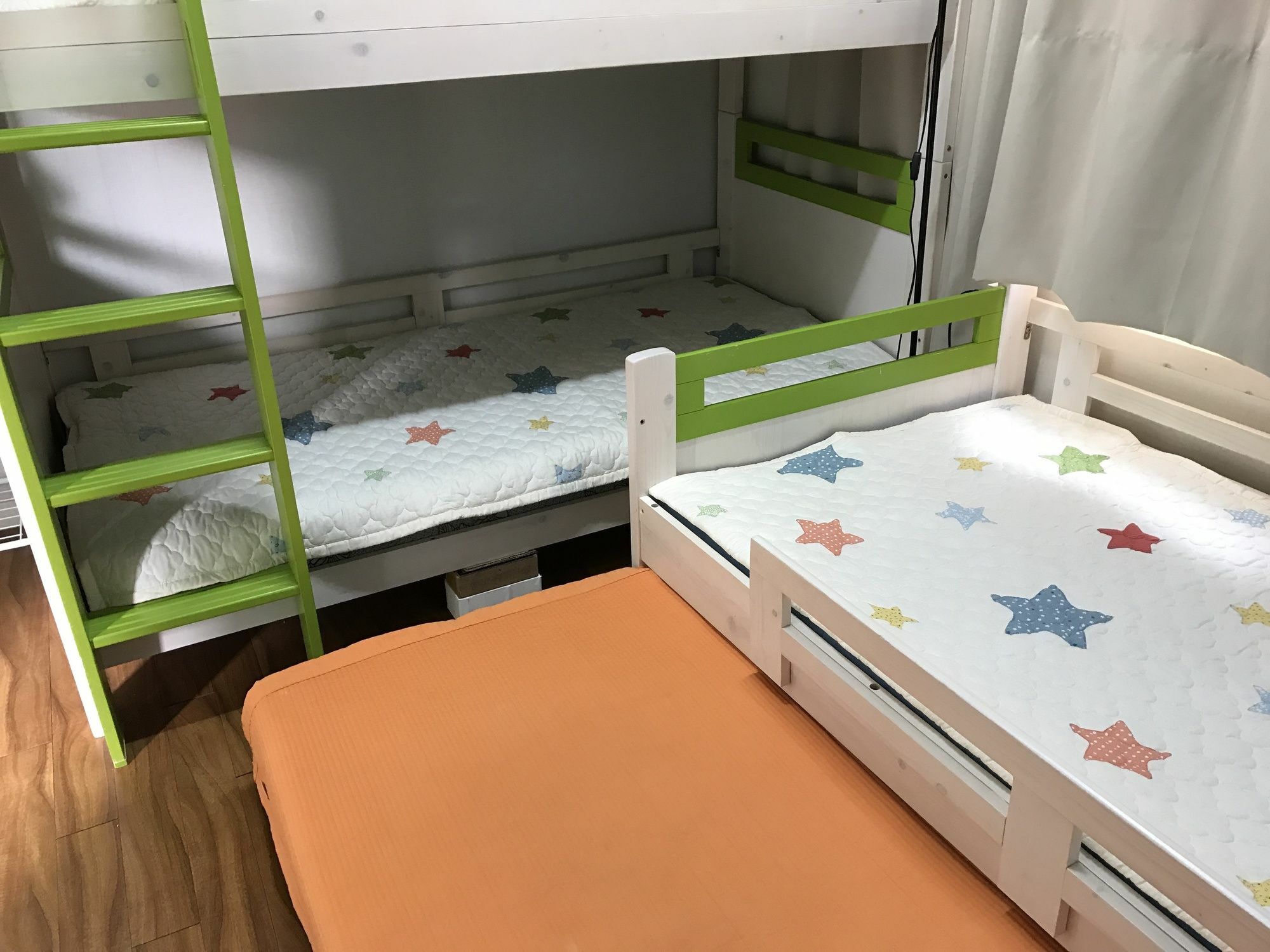 Tiara Guesthouse Сеул Экстерьер фото
