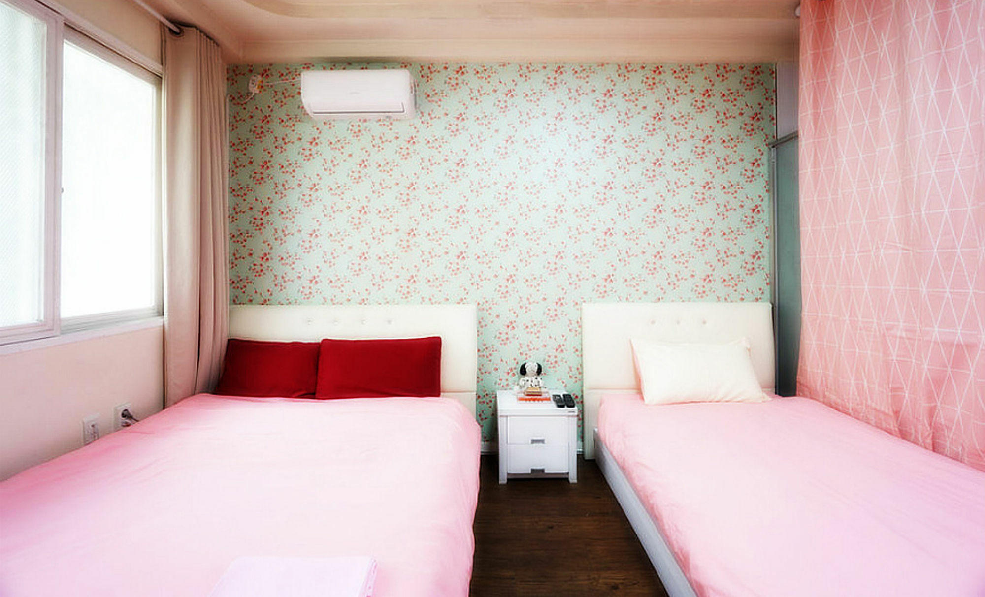 Tiara Guesthouse Сеул Экстерьер фото